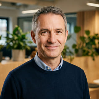 Directeur général de Vela Rendecto, James Mitchell