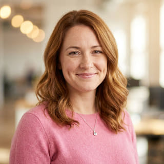 Emily Watson, en charge du support client chez Vela Rendecto